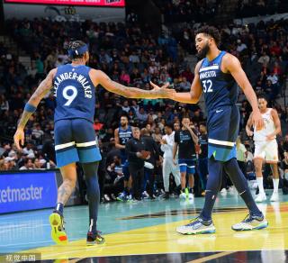 战术整体呈 战术整体呈